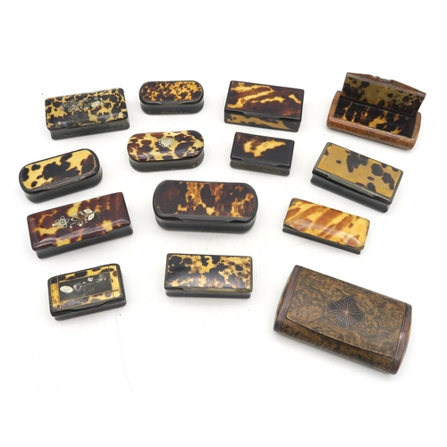 559 - A collection of snuffboxes, largely of combined horn and tortoiseshell construction