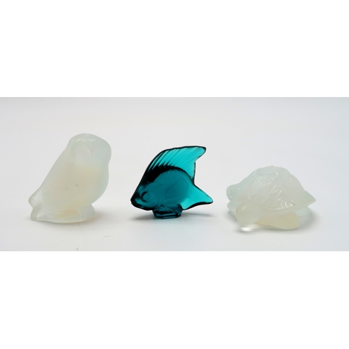 2209 - A LALIQUE OPALESCENT OWL (CHOUETTE)in fitted box, together with a Lalique turquoise glass fish and a... 