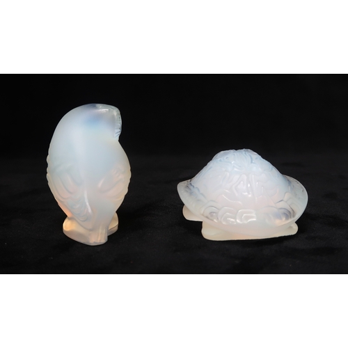 2209 - A LALIQUE OPALESCENT OWL (CHOUETTE)in fitted box, together with a Lalique turquoise glass fish and a... 