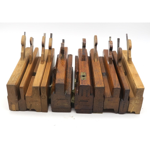 513 - A collection of woodworking planes 