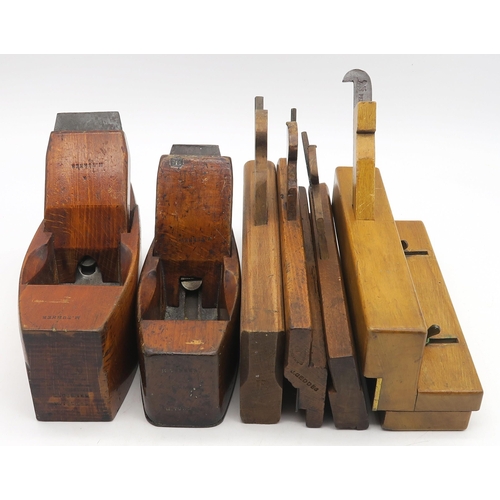 513 - A collection of woodworking planes 