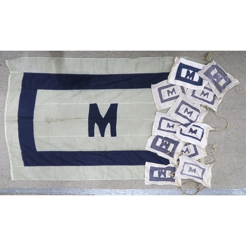 522 - Assorted maritime flags, to include a large quantity - in varying sizes - with applique 