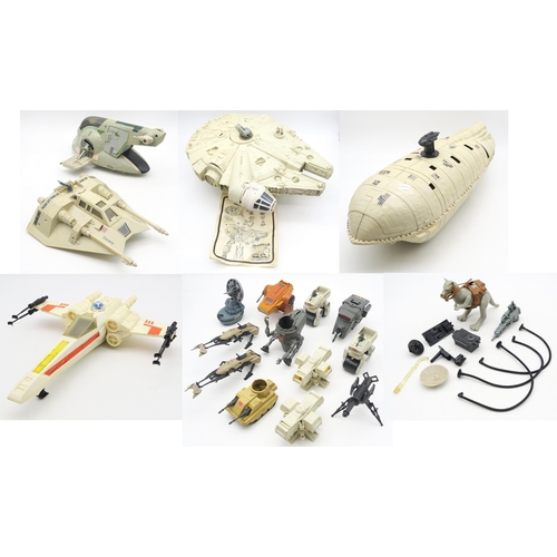 550 - Star Wars: a Kenner 1979 Millennium Falcon (with instruction booklet), 1981 Boba Fett Slave I ship, ... 