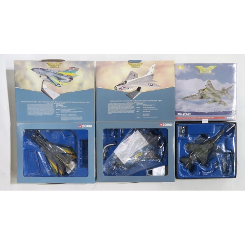 555 - Assorted Corgi Aviation Archive 1:144-scale model military aircraft, boxed Note: sets are large... 