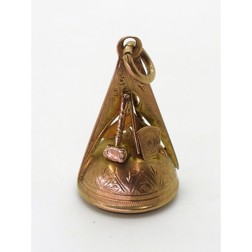 711 - A 9ct gold large Masonic fob seal, Chester hallmarks for 1914, together with a (af) rope chain, weig... 