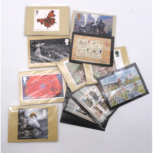 395 - GREAT BRITAIN a lot comprising special issues, collector's packs, souvenir covers, to include a Roya... 