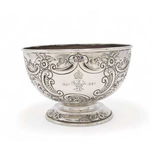 2486 - A LATE-VICTORIAN DIAMOND JUBILEE ROSE BOWLby James & William Deakin, Sheffield 1896, of typical ... 