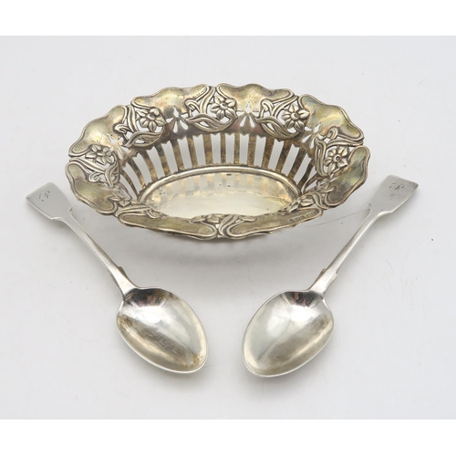 227 - An Edwardian silver bonbon dish, Birmingham 1904, of oval form, in the Art Nouveau style, with styli... 