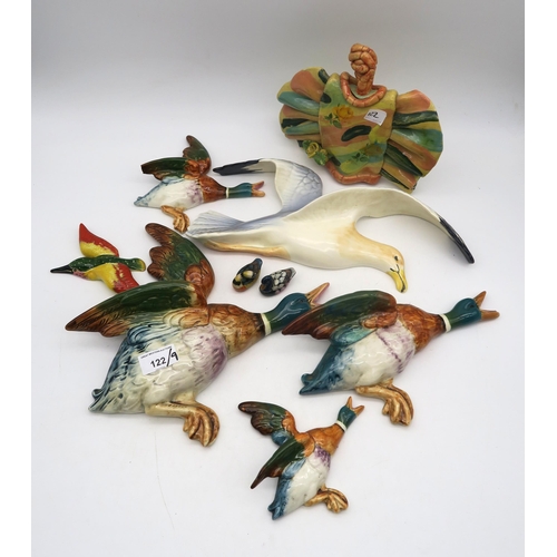 122 - A Large Beswick seagull, no 658/1, a set of four flying ducks and other items