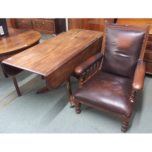 71 - A lot comprising 19th century mahogany drop leaf tilt top breakfast table, 71cm high x 149cm long x ... 