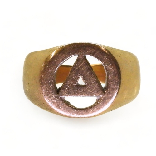 763 - A 9ct gold Masonic (?) symbol ring, size X1/2, weight 10.7gms