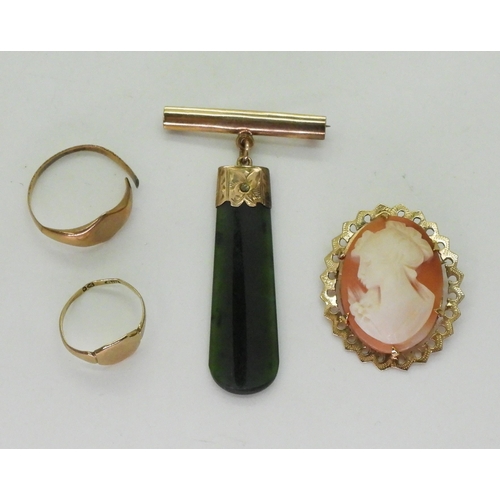 780 - A 9ct gold mounted cameo brooch, a 9ct gold bar brooch with a New Zealand jade pendant, and two 9ct ... 