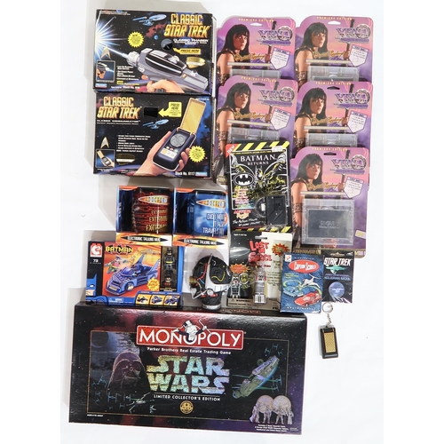 572 - A selection of retro sci-fi PC games and assorted other collectables, including Star Wars Monopoly, ... 