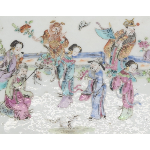 2379 - A CANTONESE RECTANGULAR PEN BOXPainted with figures within a fenced garden above insects and foliage... 