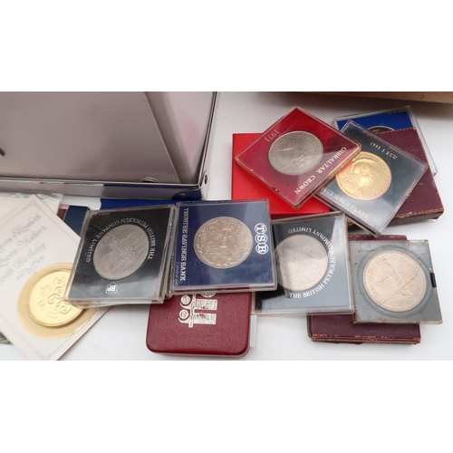 290 - A lot comprising various commemorative coins to include silver examples