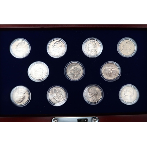 465 - DANBURY MINT collectors cases to include The Last of the Sixpences, The Complete World War II Uncirc... 