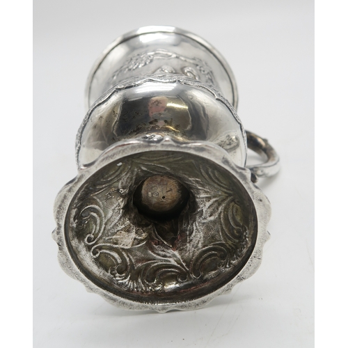 2509 - A WILLIAM IV SILVER MUGby Joseph Angell I & John Angell I, London 1833, of campagna form, with c... 