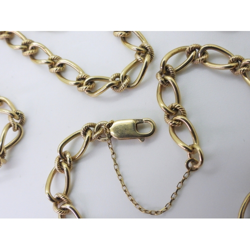 2789 - 9CT CHAIN NECKLACE & BRACELET SETthe fancy curb chain of textured and plain links is made into a... 