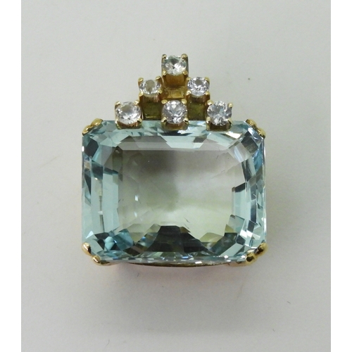 2790 - AQUAMARINE PENDANTset in 14k gold and further set with sparkling white sapphires. Aquamarine approx ... 