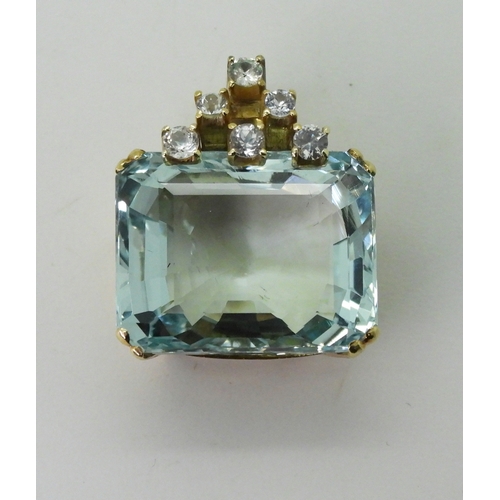 2790 - AQUAMARINE PENDANTset in 14k gold and further set with sparkling white sapphires. Aquamarine approx ... 