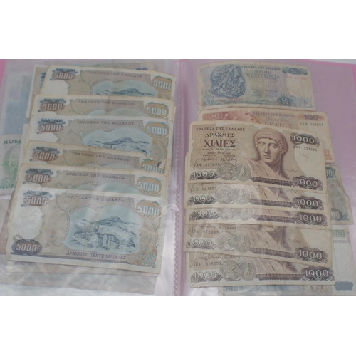 225 - A lot comprising a collection of worldwide banknotes and a quantity of worldwide coins