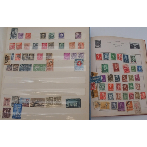 263 - A collection of worldwide stamps in five albums 