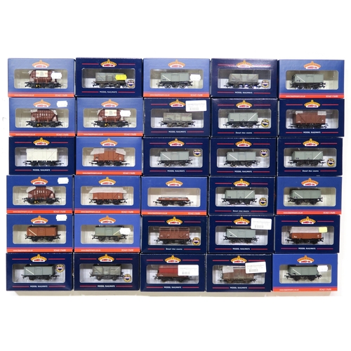 362 - Bachmann Branch-Line 00-gauge railway goods wagons, boxed, to include 38-261 Presflo 20T Cement Wago... 