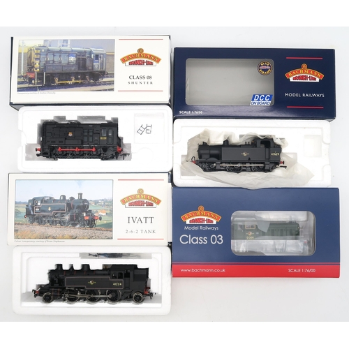 369 - Bachmann Branch-Line 00-gauge locomotives and stock, boxed - 31-360 Class 03 diesel Shunter D2011 BR... 