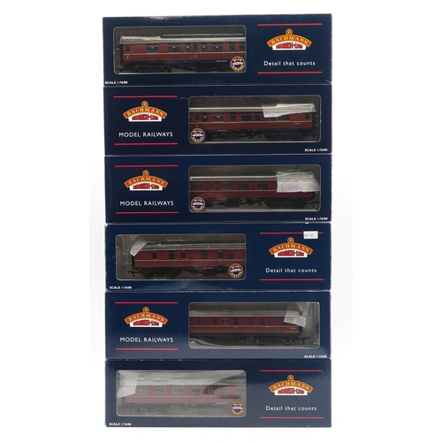 374 - Bachmann Branch-Line 00-gauge carriages, boxed - 39-126B BR MK1 Composite CK Maroon, 34-325A 50ft Pa... 