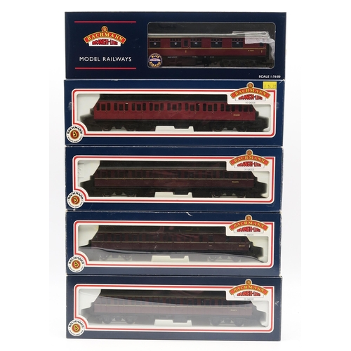 375 - Bachmann Branch-Line 00-gauge carriages, boxed - 34-700B MK1 Suburban Composite  Coach BR Maroo... 