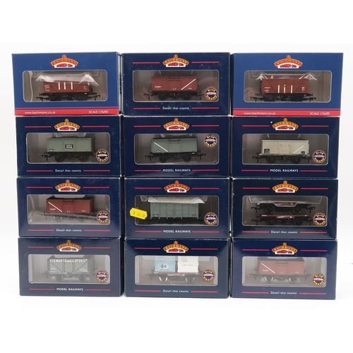 376 - Bachmann Branch-Line 00-gauge goods wagons, boxed - 37-376A 16 Ton Pressed End Door Steel Mineral Wa... 