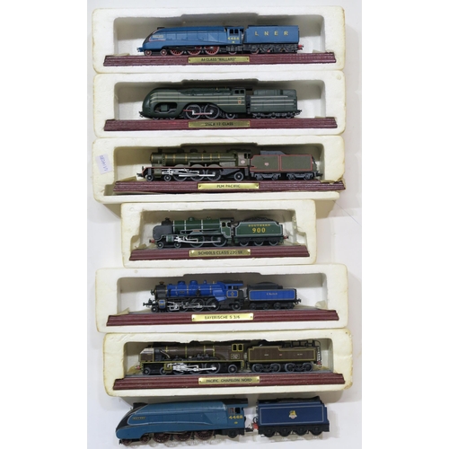 385 - Assorted 1:87/HO-scale model kits by Revell and Esci, together with Hornby 'Mallard' locomotive and ... 