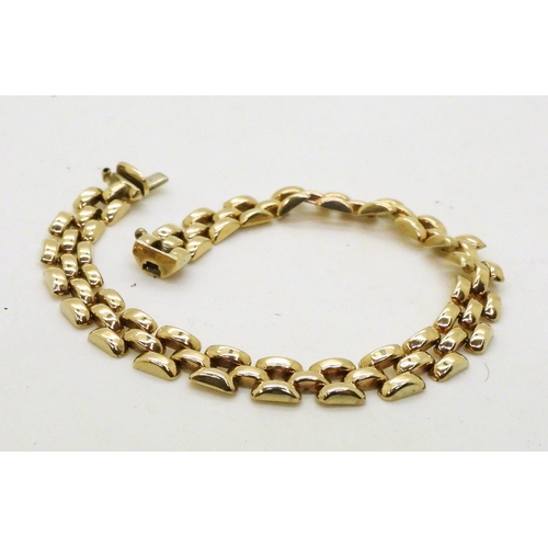 764 - An Italian made 9ct gold block link bracelet, length 18.5cm, weight 8gms