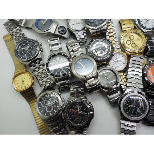 802 - A large collection of fashion watches to include Seiko's, Citizen Eco-Drives, Mortima Super Datomati... 