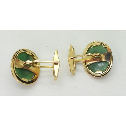 2816 - CARVED HARDSTONE CUFFLINKS & STUDSthe cufflinks are stamped 14k, and set with Chinese green hard... 