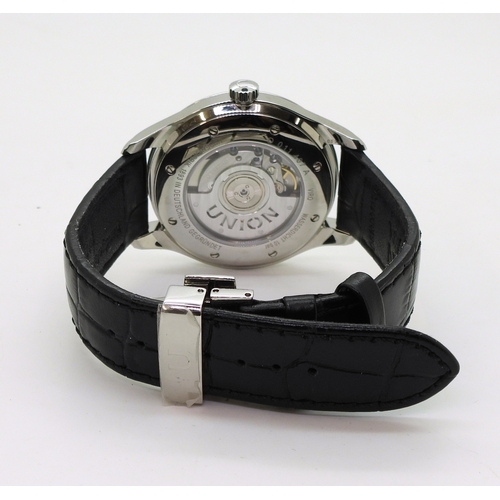 2926 - A UNION GLASHUTTE GENTS WATCHViro Date U289X, stainless steel case, silvered dial, black and silver ... 