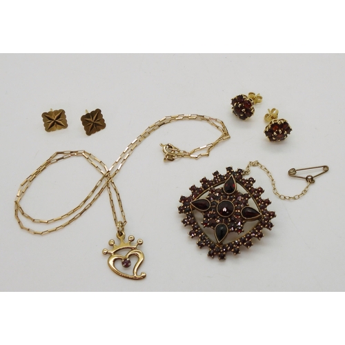 704 - A pair of 18ct gold garnet flower earrings, weight 4.3gms 9ct gold and garnet luckenbooth pendant an... 