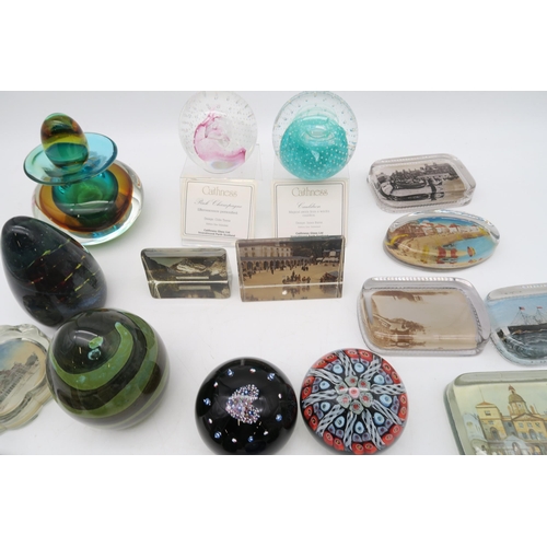 214 - A collection of glass paperweights including Mdina, Caithness limited edition Heart 767/1000, other,... 