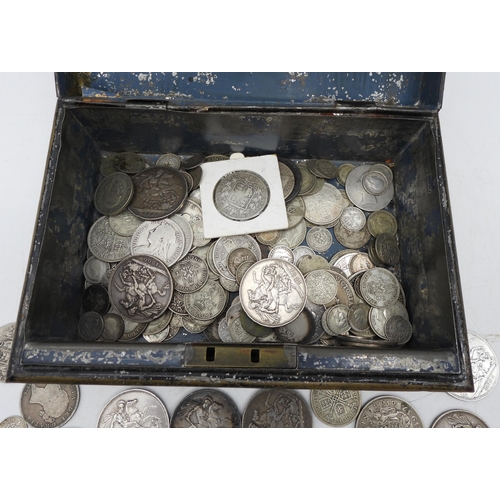 441 - Great Britain a lot comprising various Victorian crowns, 1/2 crowns and pre 1947 coins approximately... 