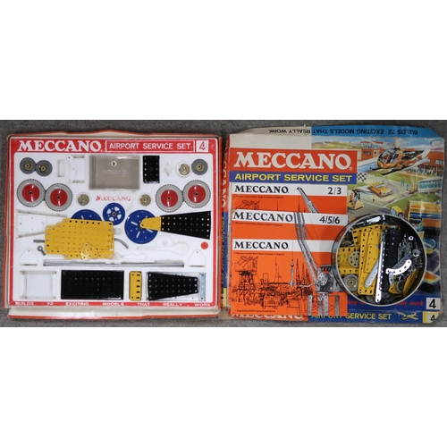 576 - A Tri-ang 00-gauge Electric Model Railway set, boxed, together with further model railway, including... 