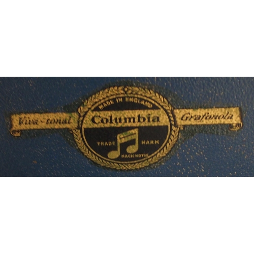 476 - COLUMBIA a Viva - tonal Gafonola suitcase record player