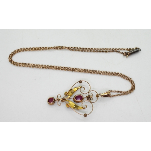 700 - A 9ct gold pink glass gem and pearl Edwardian pendant, with 43cm, 9ct gold vintage chain, weight 4.4... 