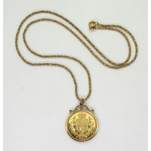 713 - A 2002 gold full sovereign, in a 9ct gold pendant mount on a 50cm 9ct gold rope chain, weigh togethe... 