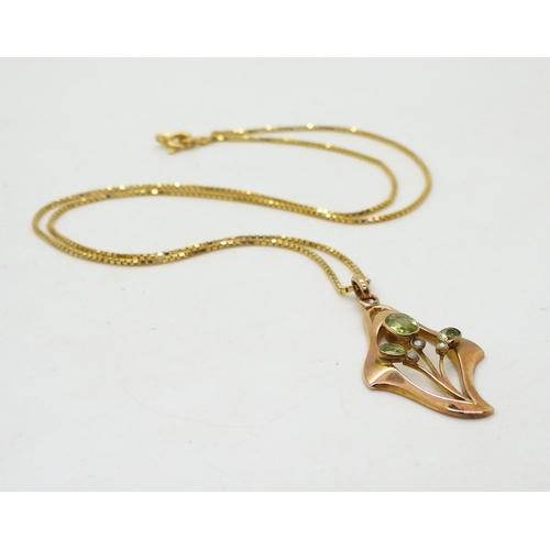 764 - A 9ct rose gold Murrle Bennet & Co peridot & pearl pendant, weight 1.4gms, together with an ... 