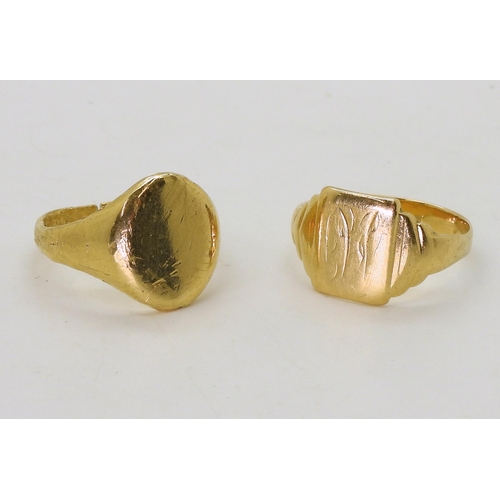 777 - Two (af) signet rings, one hallmarked 18ct gold, the other yellow metal, weight together 12.9gm... 