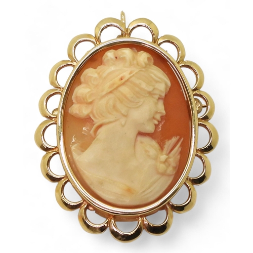 778 - A 14k gold cameo brooch, weight 7.8gms