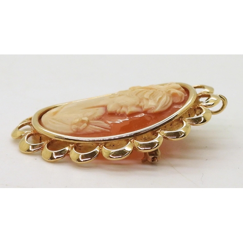 778 - A 14k gold cameo brooch, weight 7.8gms