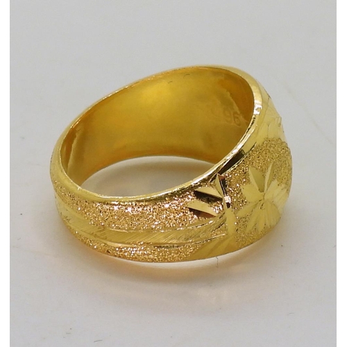 785 - A Chinese gold ring, stamped 96.5%, size Q1/2, weight 3.7gms