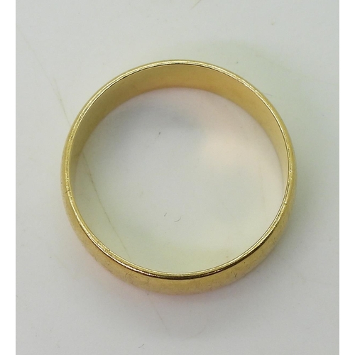 803 - A 22ct gold wedding ring, size R, weight 5.6gms