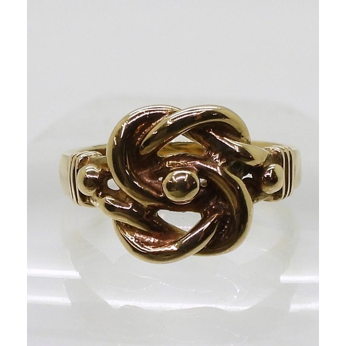 805 - A 9ct gold knot ring, size X1/2, weight 8.2gms